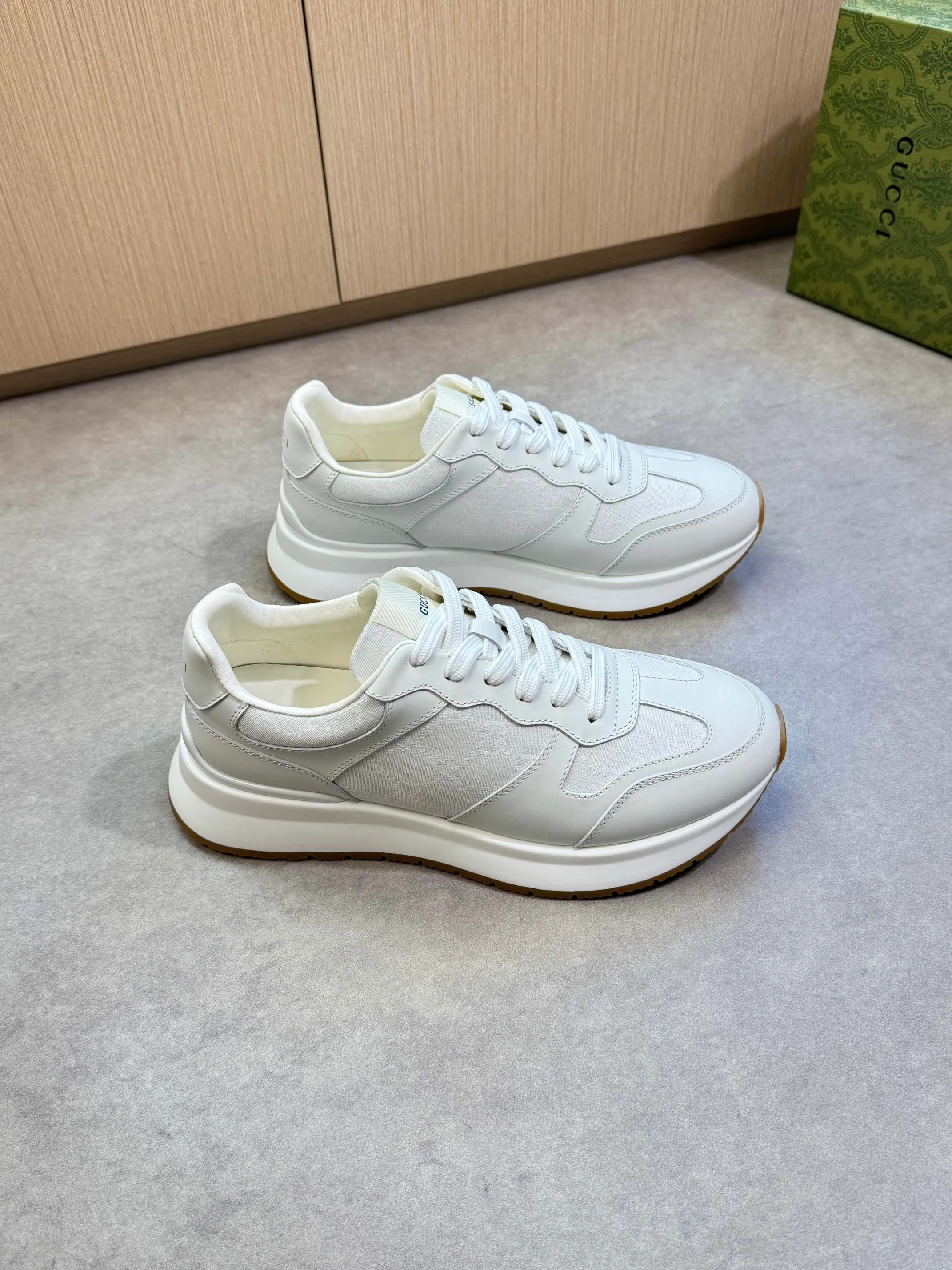 Men's shoes 💰800 [Gucci] Gucci - High-end quality original single casual sports shoes - Upper: 🔝 Nappa calfskin, brand totem cloth, tongue cloth label, heel silk screen brand LOGO - Lining: water-dyed cowhide - Outsole: ultra-light T men's shoes 💰U·Rubber; two-color molded outsole -Super high quality control·Fine workmanship: highlighted (high-end·luxury·grade) -Size :38-44 (45, can be customized)·GC0372